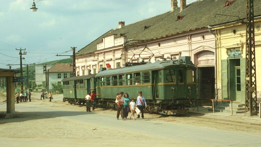 Trenul Săgeata Verde în stație
